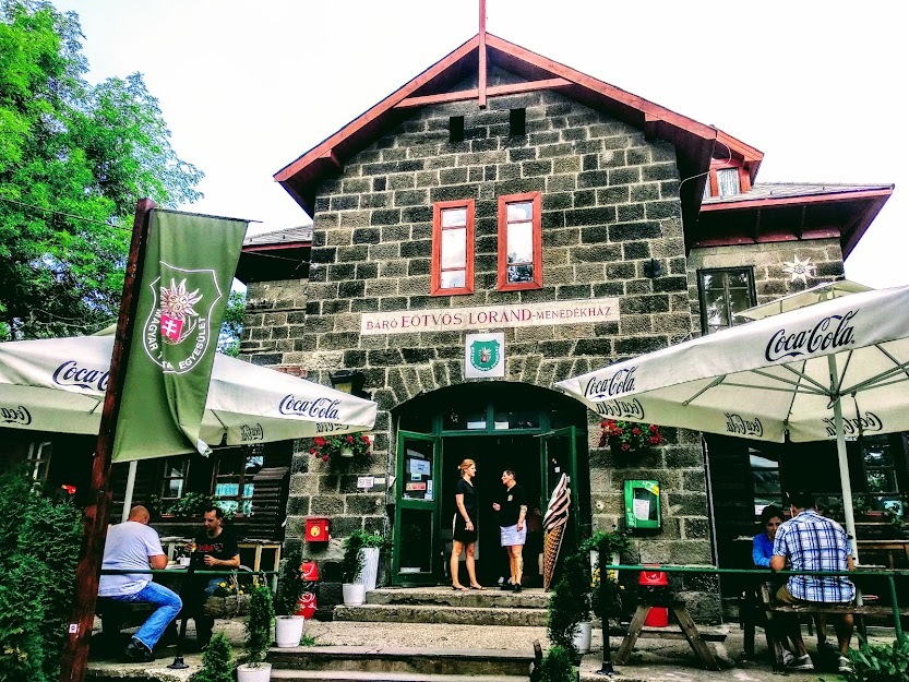 mo dobogoko menedekhaz