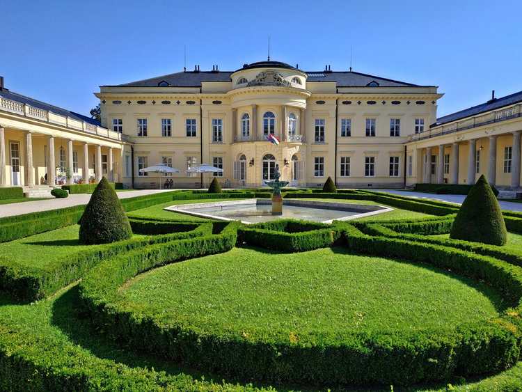 Fehérvárcsurgó kastélyszálló