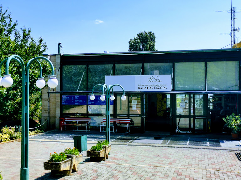 fűzfő balaton uszoda