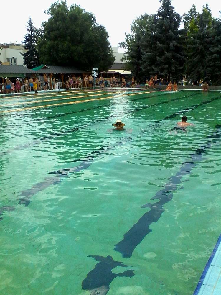 magyarorszag furdo hajduszoboszlo uszómedence