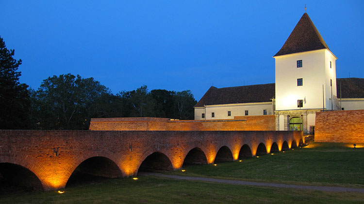 nadasdy var