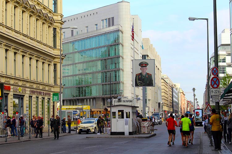 checkpoint charlie 01