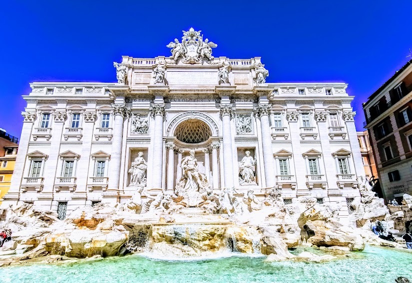 Róma trevi kút