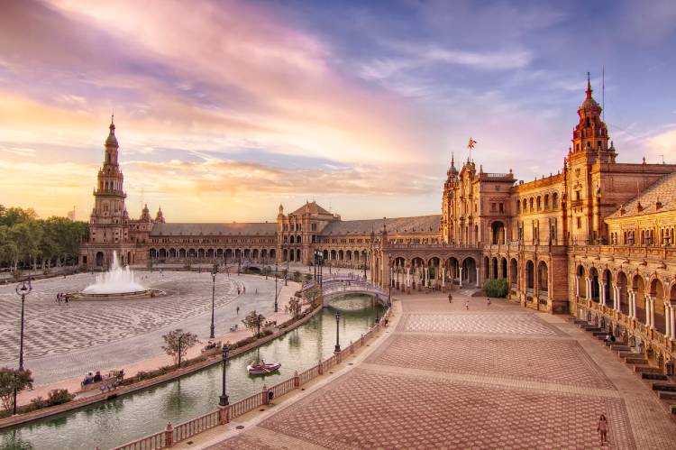 Monumental Plaza de España de Sevilla a