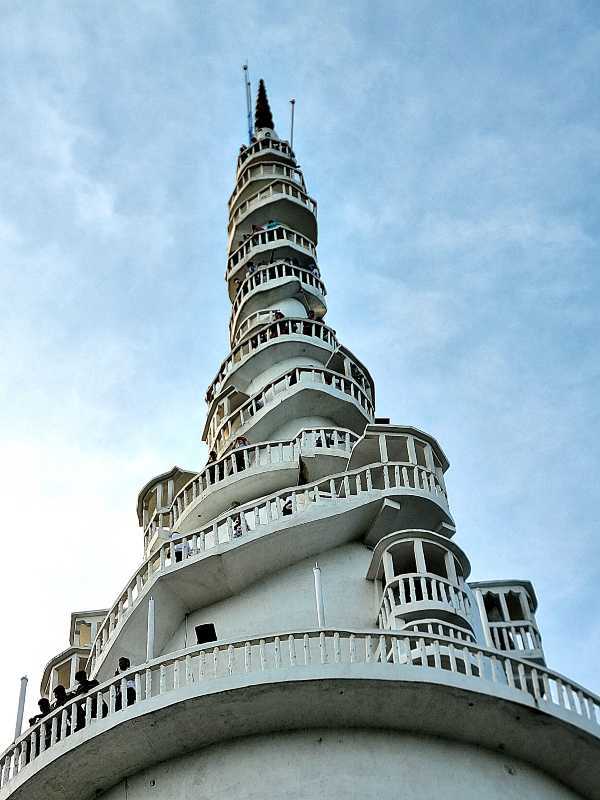 Ambuluwawa kilátó külső